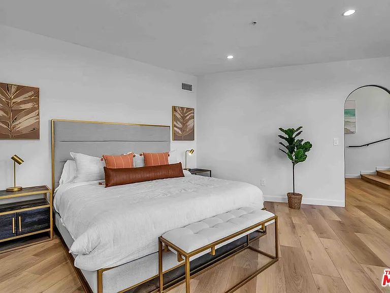 350 Bellino Dr — Photo 15