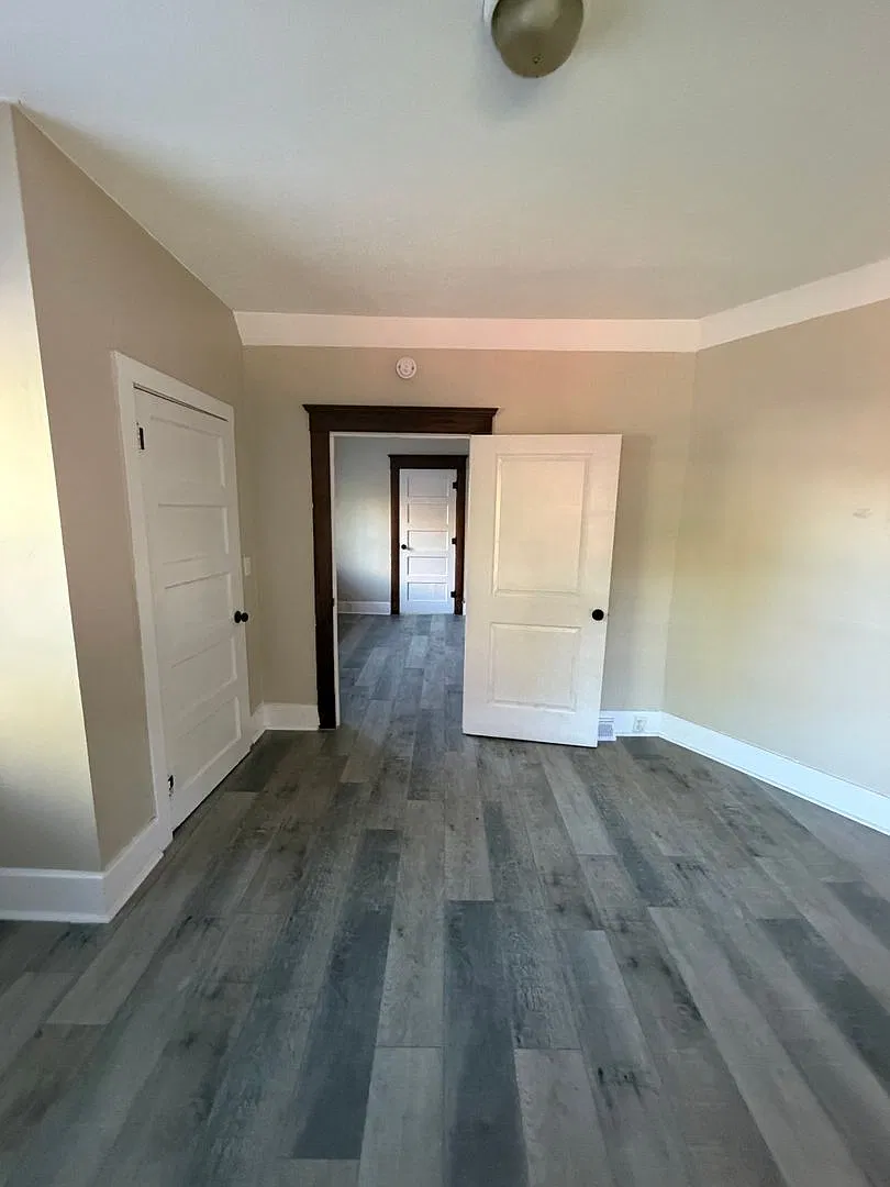 513 Hillsdale — Photo 3
