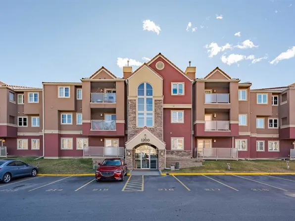1234 N Edenwold Hts NW #34, Calgary, AB T3A 3T5