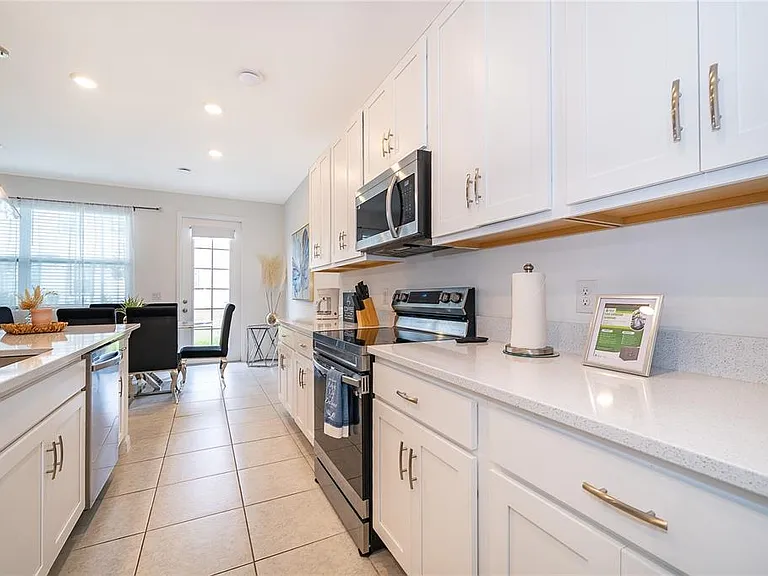1013 Plantation Ln — Photo 13