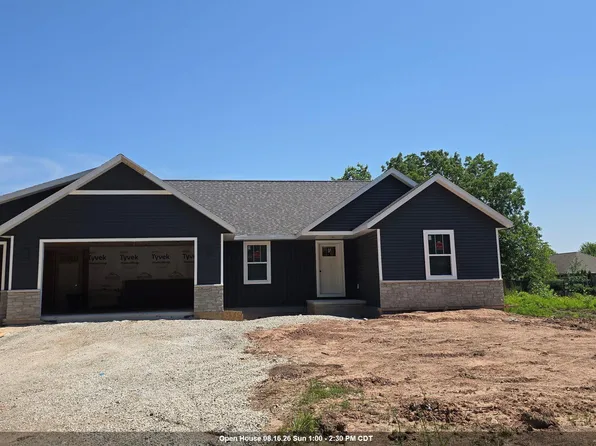 1005 Lotus Trl, Menasha, WI 54952