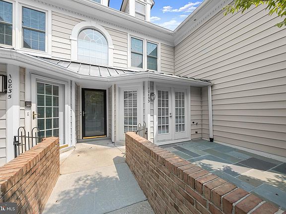 4th image of 10833 Luxberry Dr #26
