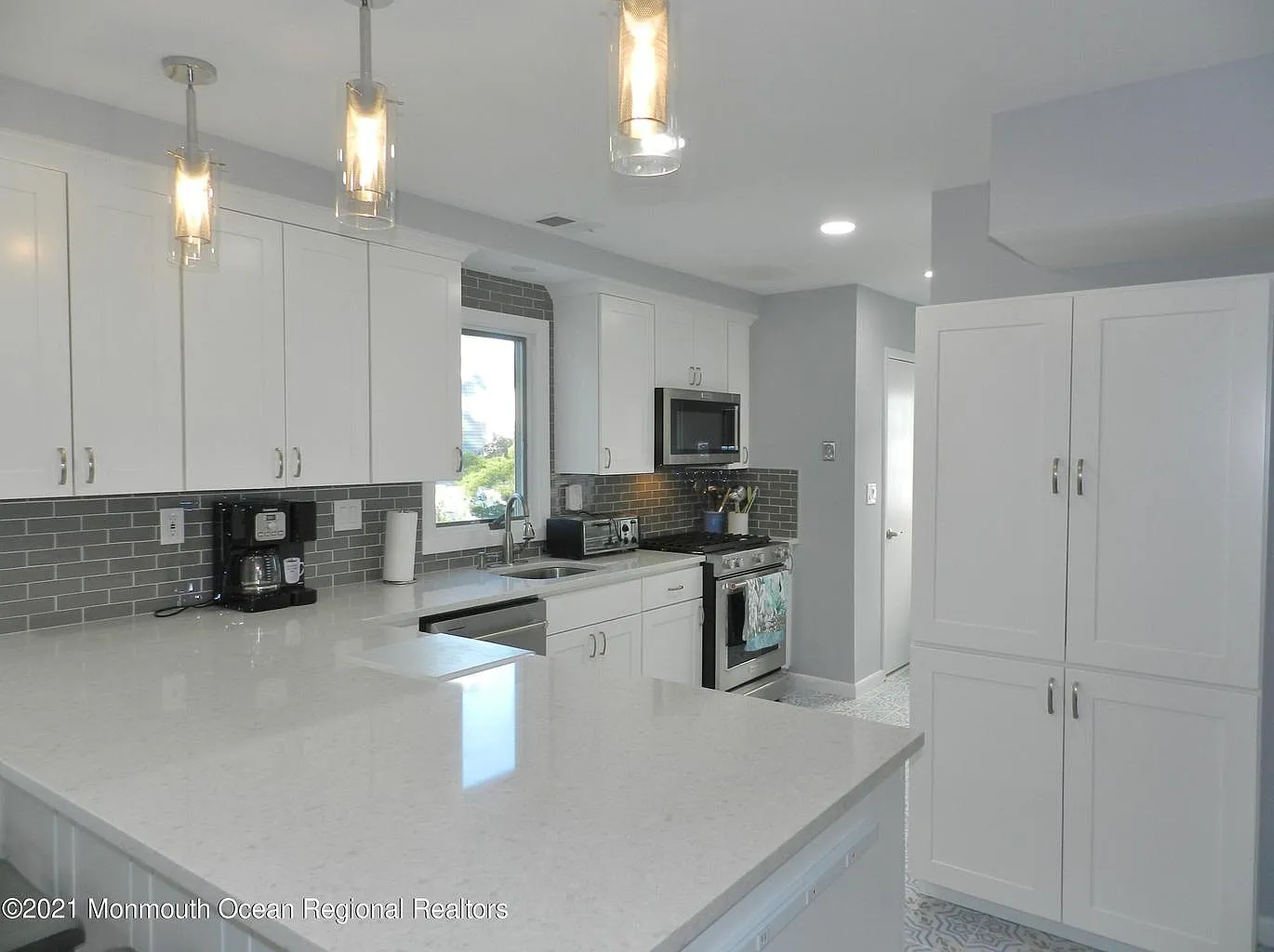 3 bed, 1744 sqft, $3,550 — Photo 2