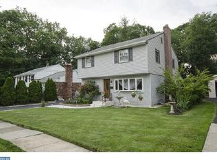 423 Hutchinson Ter, Holmes, PA 19043
