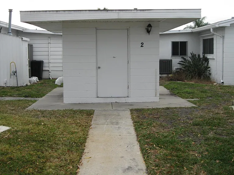 9911 Dahlia St N #38 — Photo 27