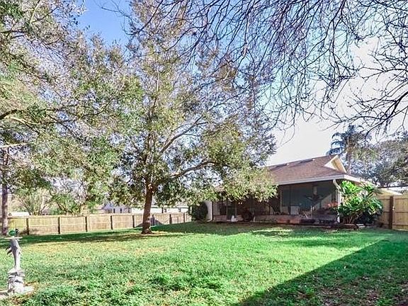 3rd image of 5121 Saint Lucia Dr