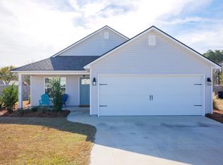 184 Sycamore St, Ray City, GA 31645