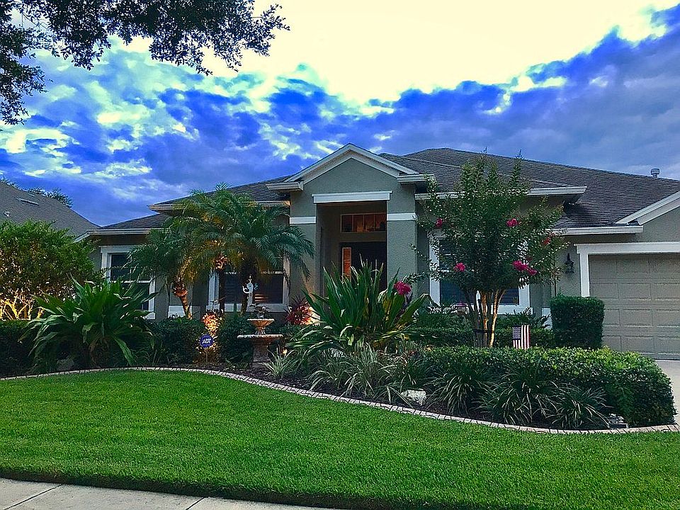 1st image of 305 Savannah Oaks Pl