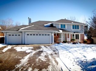 261 Carriage Ln, Burnsville, MN 55306