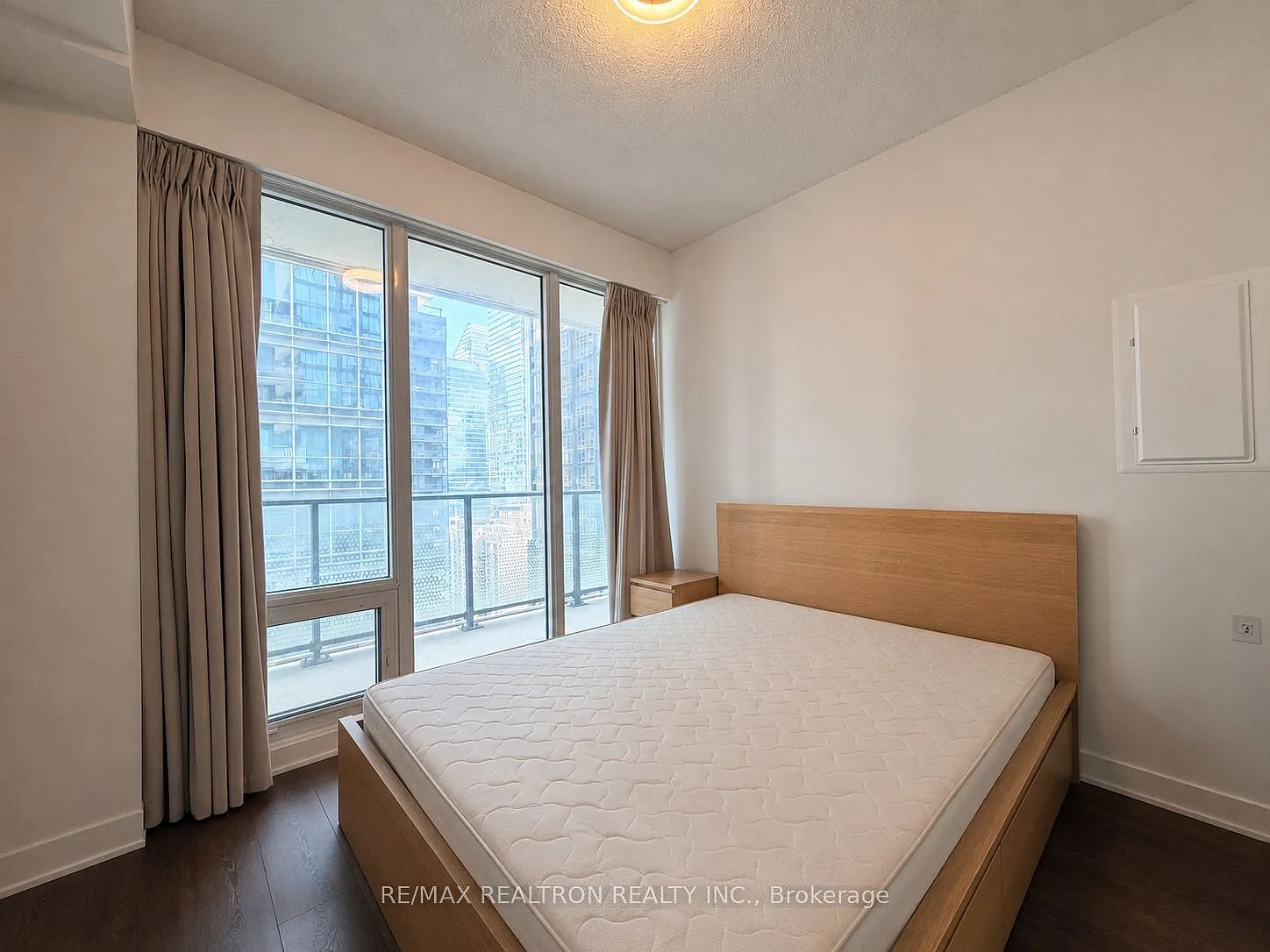 2 bed, $1,900 — Photo 4