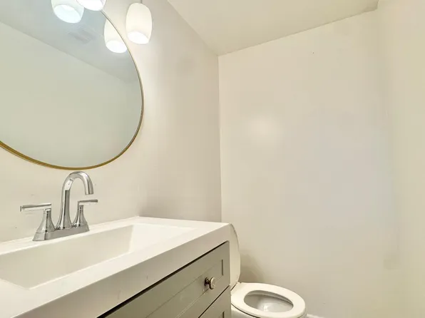 1625 Bloor St, Mississauga, ON