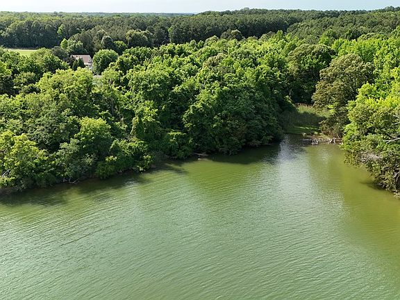 4th image of 640 Sandy Beach Rd