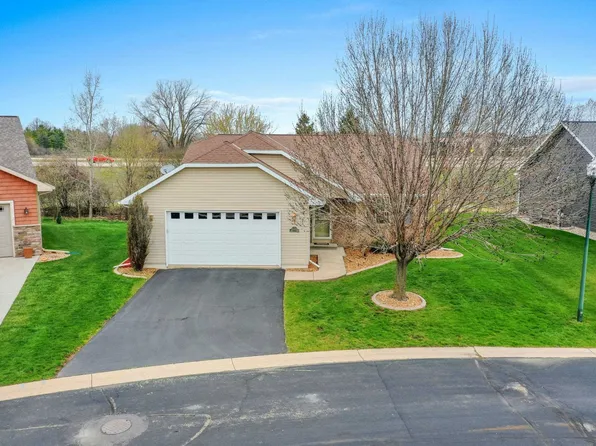 1440 Westcreek Ln, Neenah, WI 54956