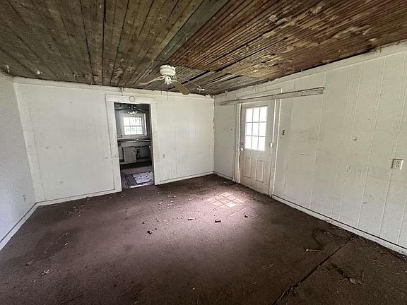 3rd image of 302 W Jackson St