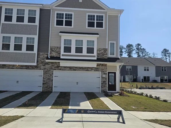 5320 River Reach Dr, Raleigh, NC 27616