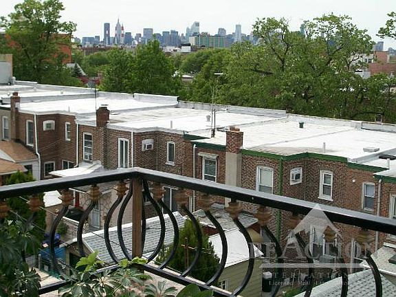 4th image of 2452 38th St APT 5