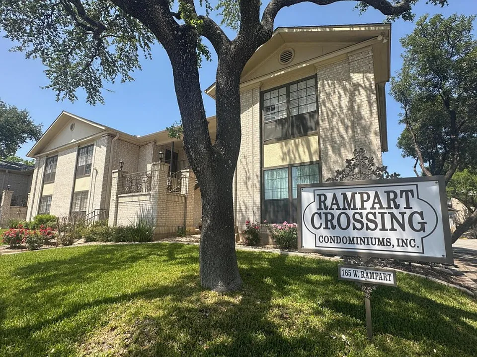165 W Rampart Dr #704
