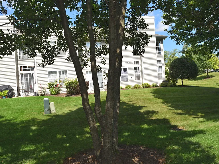 2374 Foxmoor Ln — Photo 20