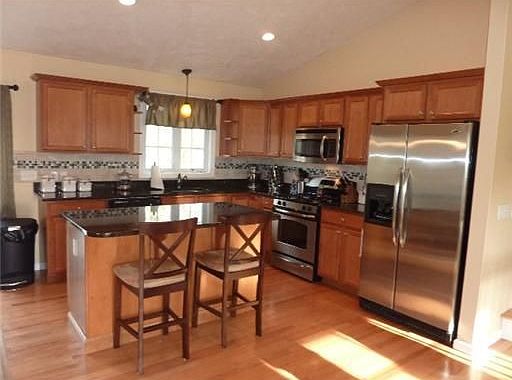 2nd image of 86 Lockwood St