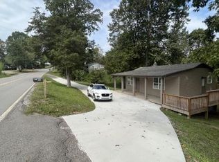 2949 Rawlings Rd, Woodlawn, TN 37191