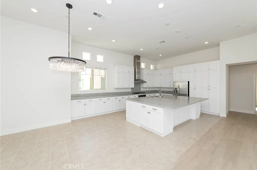 3 bed, 2015 sqft, $5,100 — Photo 4