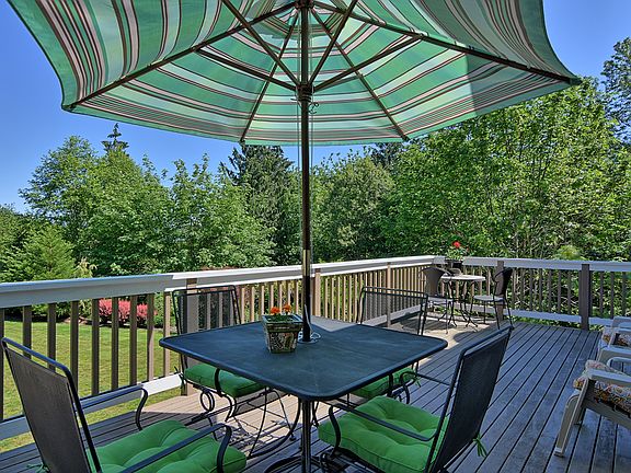 Huge Deck