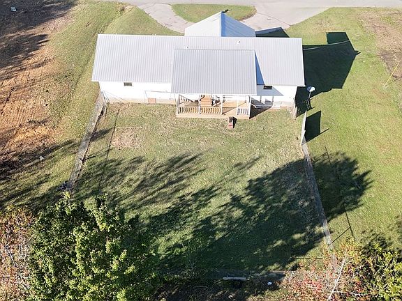 3rd image of 120 Clifton Dr