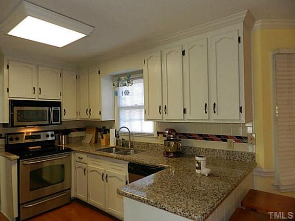 3rd image of 5 Sherwood Ct