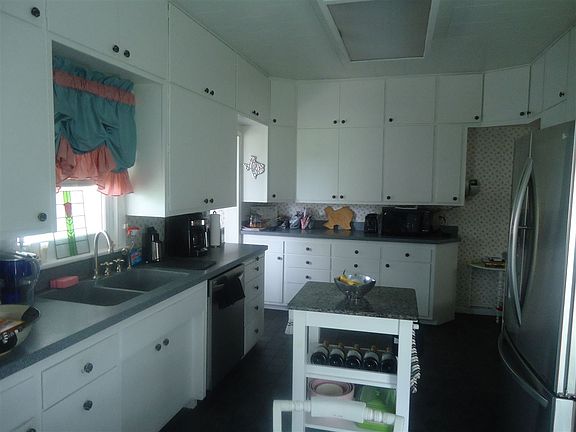 3rd image of 1618 8th Ave
