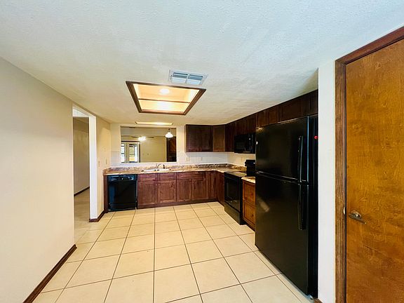 3rd image of 35115 Whispering Oaks Blvd