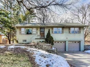 5026 Oaks Ln, Omaha, NE 68137