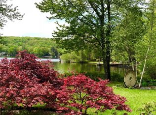 542 Lake Shore Rd, Putnam Valley, NY 10579