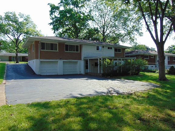 3rd image of 8807 Red Oak Dr