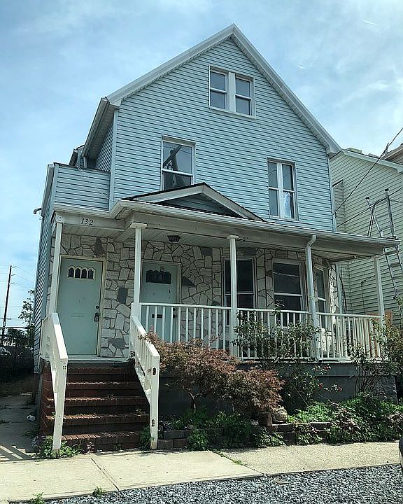 2nd image of 132 Terrace Ave