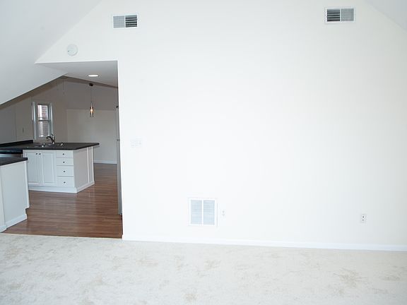 5th image of 485 Piermont Ave APT 4