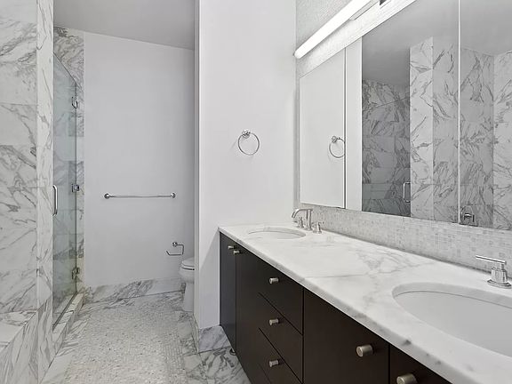 4th image of 4630 Center Blvd APT 1401