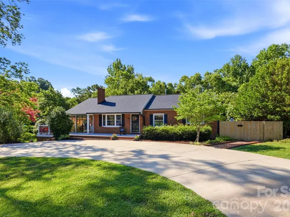 2201 Armstrong Park Dr, Gastonia, NC 28054