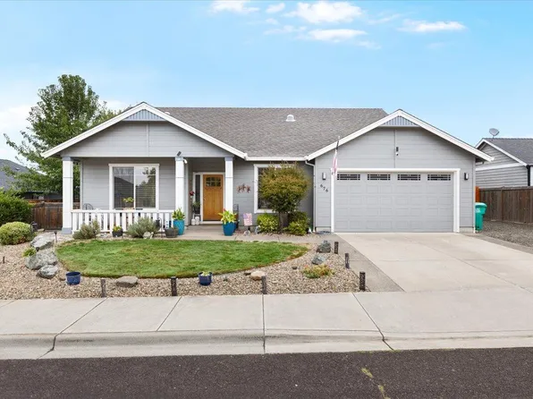 676 Nottingham Ter, Eagle Point, OR 97524