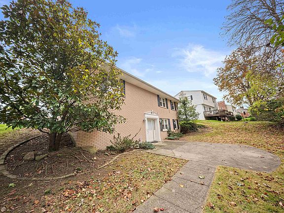3rd image of 118 Parkway Dr