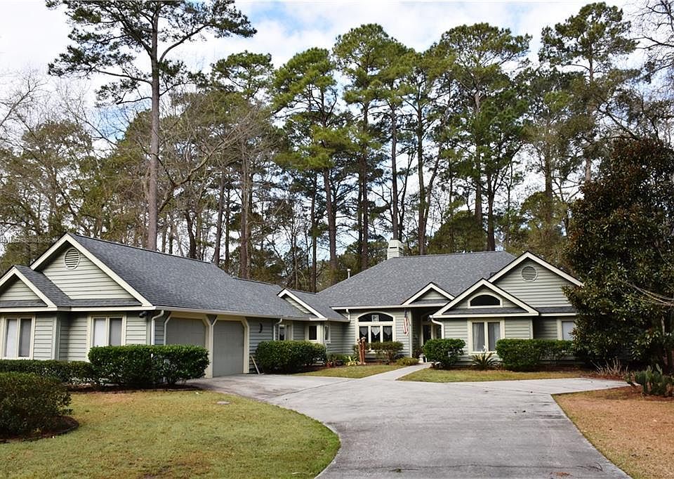 1st image of 24 Parkwood Dr