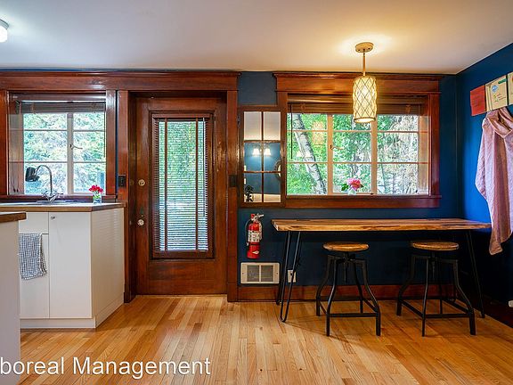 5th image of 121 11th Ave E #10