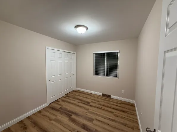 1430 Pond Rd, Glencoe, MO 63038