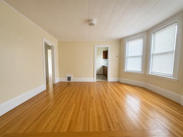 107 Jefferson St Floor 3, Lynn, MA 01902