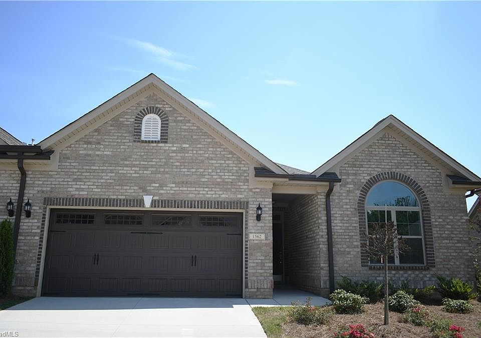 1st image of 1562 Oakbluffs Dr Lot 453