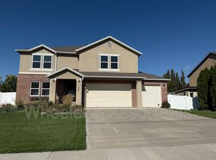 1584 W Galbraith Ln, Kaysville, UT 84037