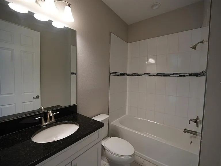 5450 Wayfarer Ave — Photo 21