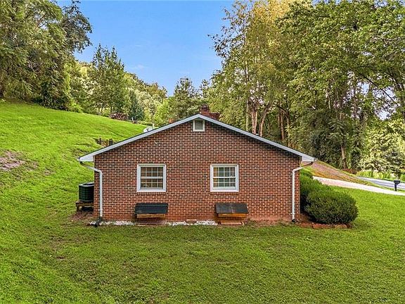 4th image of 1394 Arbor Grove Church Rd