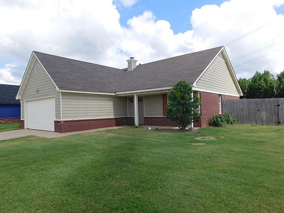 5th image of 2912 Churchwell Dr