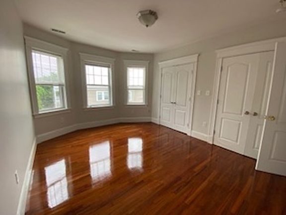 5th image of 4619 Washington St #1