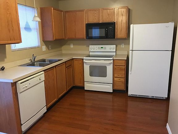 4th image of 442 Jonathon Dayton Way